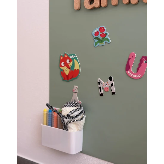 MagneKids Set mit 12 staubfreien Kreiden mit Tuch und Magnethalter MagneKids Set mit 12 staubfreien Kreiden mit Tuch und Magnethalter – Family Nation FN-MONT-MKIDS-SET-GES
