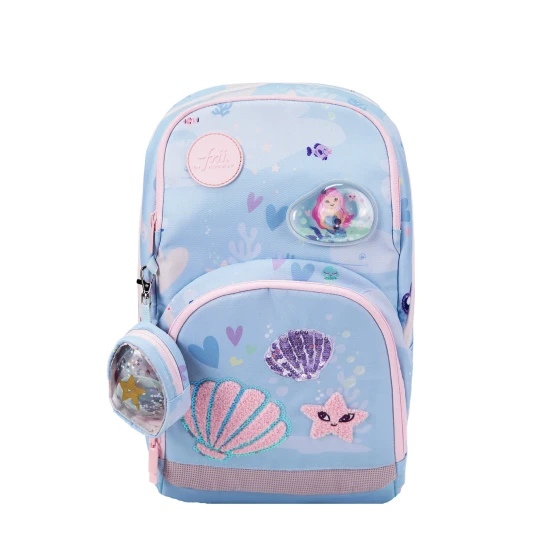 Der leichte Mermaid-Schulranzen passt perfekt auf den Rücken kleiner Schüler.
