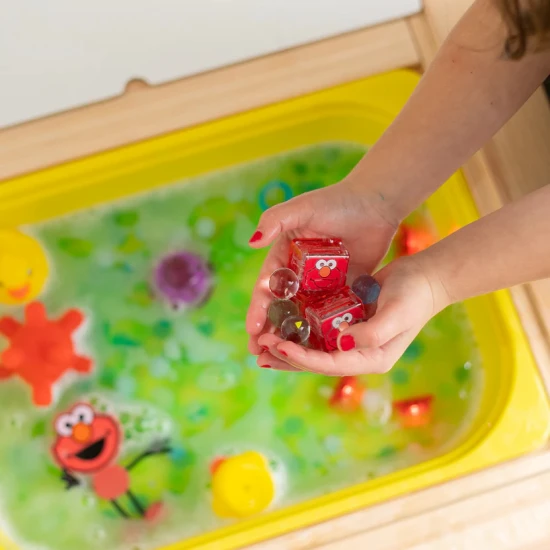 Glo Pals Sensory Glowing Cubes Elmo, leuchtende Würfel für das Bad für Kinder, leuchten im Wasser.