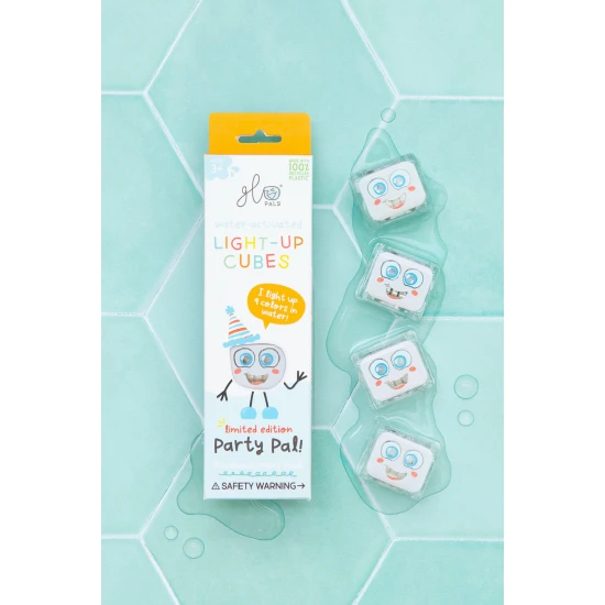 Glo Pals Sensory Glowing Cubes Blair, leuchtende Würfel für das Bad für Kinder, leuchten im Wasser.