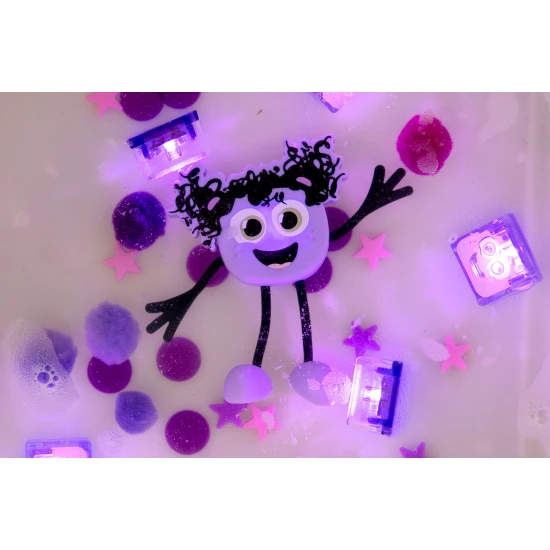Glo Pals Set Lumi-Figur und 2 sensorische Wasserwürfel – ein leuchtendes Badespielzeug für Kinder.