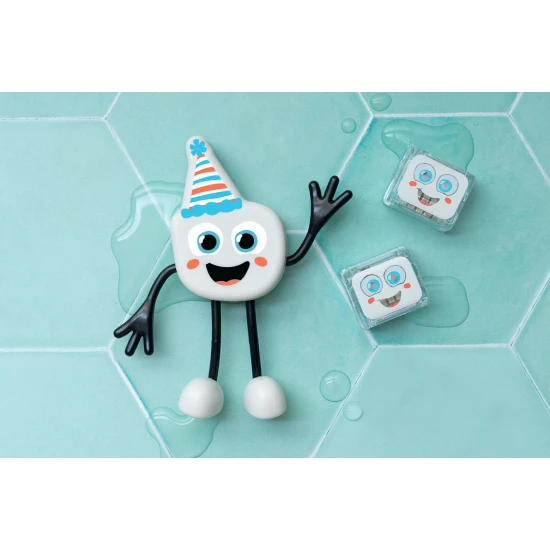Glo Pals Set Party Pal-Figur und 2 sensorische Wasserwürfel – ein leuchtendes Badespielzeug für Kinder.