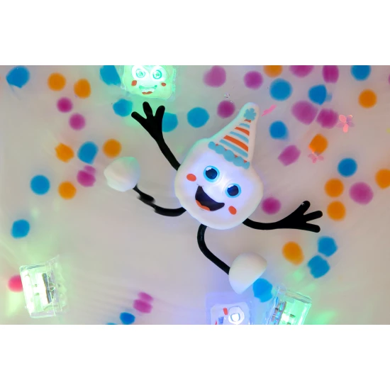 Glo Pals Set Party Pal-Figur und 2 sensorische Wasserwürfel – ein leuchtendes Badespielzeug für Kinder.
