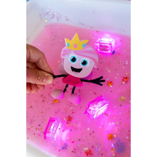 Glo Pals Set Princess-Figur und 2 sensorische Wasserwürfel – ein leuchtendes Badespielzeug für Kinder.