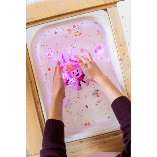 Glo Pals Set Princess-Figur und 2 sensorische Wasserwürfel – ein leuchtendes Badespielzeug für Kinder.