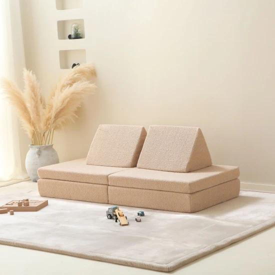 Modulares Kindersofa Hakuna Matte Teddy in der Farbe Beige – weiche, sichere und vielseitige Spielmöbel für Kinder.