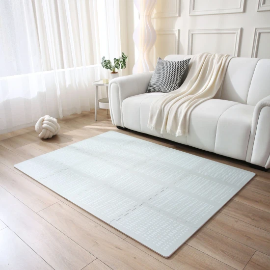 Verspielte und bequeme Puzzlematte zum Spielen und Klettern.