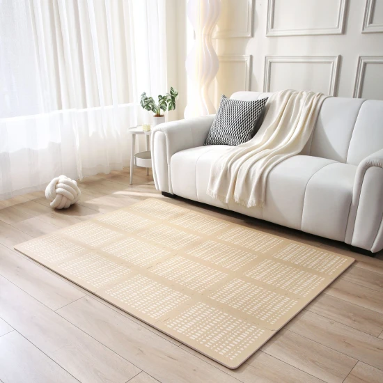Verspielte und bequeme Puzzlematte zum Spielen und Klettern.