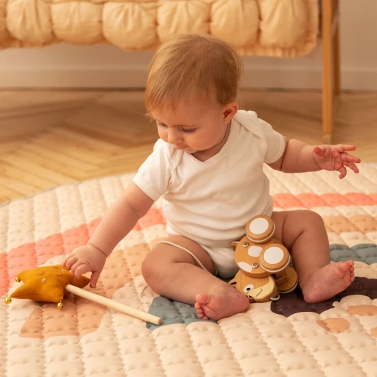 Stilvolle und praktische Matte zum Spielen zu Hause und im Freien.