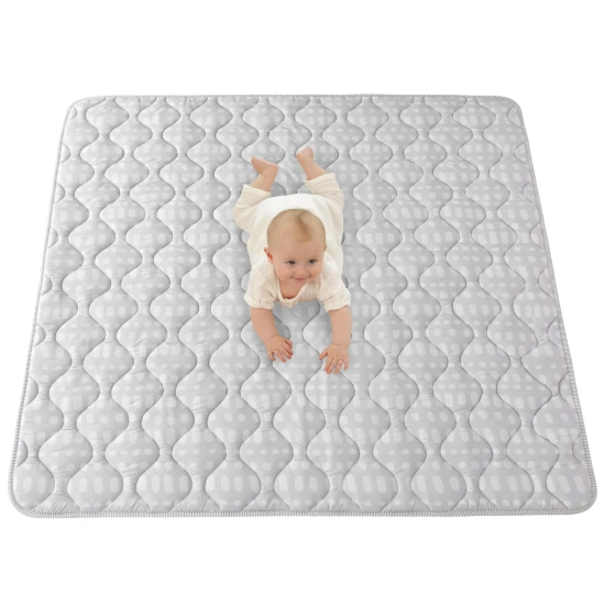 Stilvolle und praktische Matte zum Spielen zu Hause und im Freien.