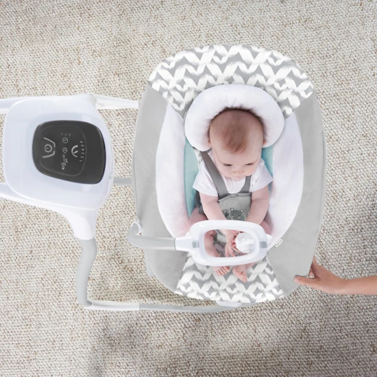 Große Schaukel mit vibrierender Wippe und Melodie USB 2-in-1 Raylan 0M+ bis 9 kg Große Schaukel mit vibrierender Wippe und Melodie USB 2-in-1 Raylan 0M+ bis 9 kg Ingenuity 11791-1