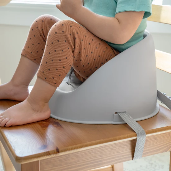 Sitzverkleiner für Stühle My Spot™ Grey 6M+, bis 15 kg Sitzverkleiner für Stühle My Spot™ Grey 6M+, bis 15 kg Ingenuity 17481-3