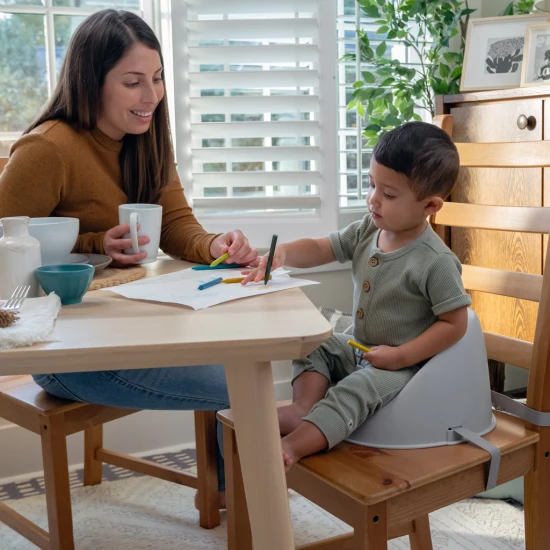 Sitzverkleiner für Stühle My Spot™ Grey 6M+, bis 15 kg Sitzverkleiner für Stühle My Spot™ Grey 6M+, bis 15 kg Ingenuity 17481-3