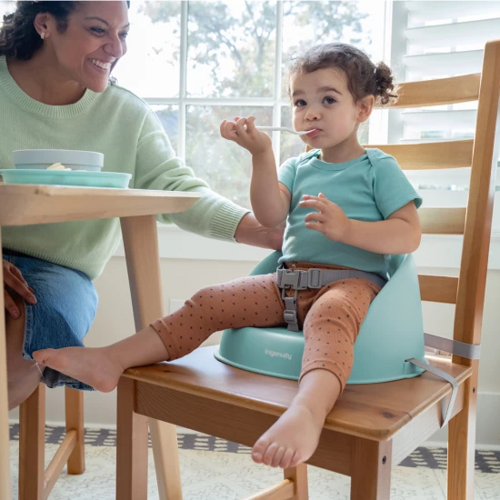 Sitzverkleiner für Stühle My Spot™ Teal 6M+, bis 15 kg Sitzverkleiner für Stühle My Spot™ Teal 6M+, bis 15 kg Ingenuity 17482-3
