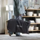 Vibrierende Massagewippe mit Melodie Happy Belly™ Rock-to-Bounce Chambray 0M+ bis 9 kg Vibrierende Massagewippe mit Melodie Happy Belly™ Rock-to-Bounce Chambray 0M+ bis 9 kg Ingenuity 16854-2