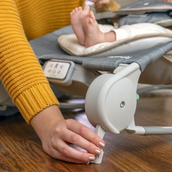 Vibrierende Massagewippe mit Melodie Happy Belly™ Rock-to-Bounce Parker™ 0M+ bis 9 kg Vibrierende Massagewippe mit Melodie Happy Belly™ Rock-to-Bounce Parker™ 0M+ bis 9 kg Ingenuity 16853-2