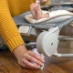 Vibrierende Massagewippe mit Melodie Happy Belly™ Rock-to-Bounce Parker™ 0M+ bis 9 kg Vibrierende Massagewippe mit Melodie Happy Belly™ Rock-to-Bounce Parker™ 0M+ bis 9 kg Ingenuity 16853-2