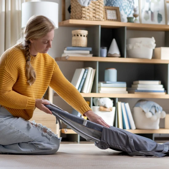 Vibrierende Massagewippe mit Melodie Happy Belly™ Rock-to-Bounce Parker™ 0M+ bis 9 kg Vibrierende Massagewippe mit Melodie Happy Belly™ Rock-to-Bounce Parker™ 0M+ bis 9 kg Ingenuity 16853-2