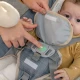 Vibrierende Massagewippe mit Melodie Happy Belly™ Rock-to-Bounce Parker™ 0M+ bis 9 kg Vibrierende Massagewippe mit Melodie Happy Belly™ Rock-to-Bounce Parker™ 0M+ bis 9 kg Ingenuity 16853-2