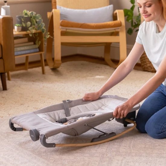 Vibrierende Massagewippe mit Melodie Soulful Skies™ 0M+ bis 9 kg Ingenuity 12881-1
