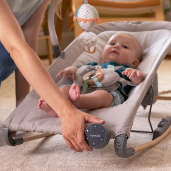 Vibrierende Massagewippe mit Melodie Soulful Skies™ 0M+ bis 9 kg Ingenuity 12881-1