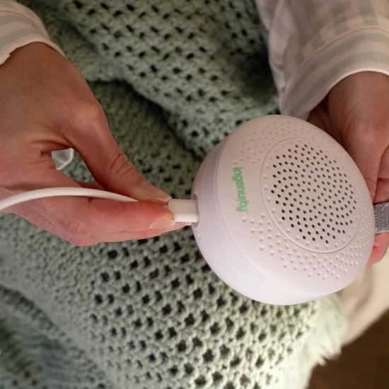 Musik-Player mit Bluetooth Pock-a-Bye Baby™ 6M+ Musik-Player mit Bluetooth Pock-a-Bye Baby™ 6M+ Ingenuity 16729-6