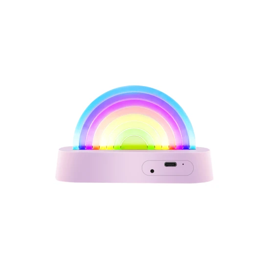 Die tanzende Regenbogenlampe in Lila wechselt im Rhythmus der Musik ihre Farbe.
