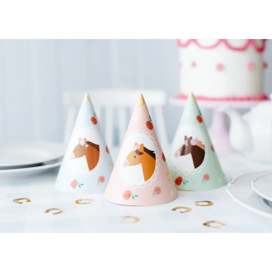 Hüte mit Pferdemotiven eignen sich hervorragend für Geburtstagsfeiern.