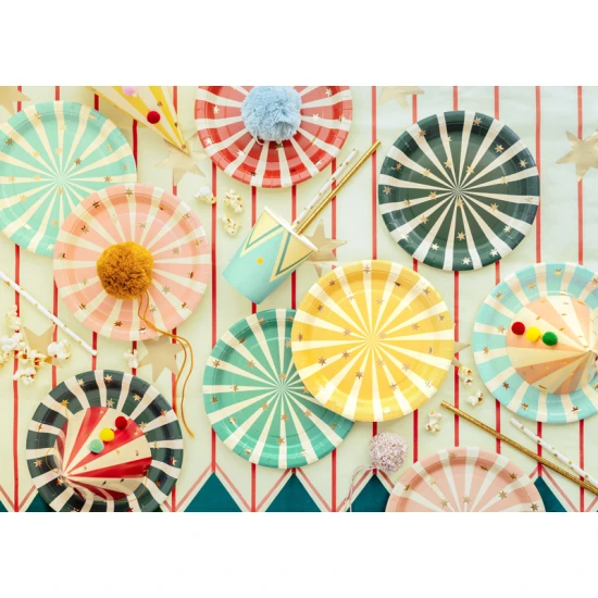 Pappteller mit Zirkusmotiv peppen jede Party auf.