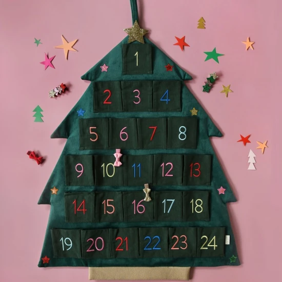 Adventskalender Weihnachtsbaum – 24 Taschen für Süßigkeiten und kleine Geschenke