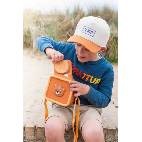 Silikontasche zum sicheren Transport der Kamera.