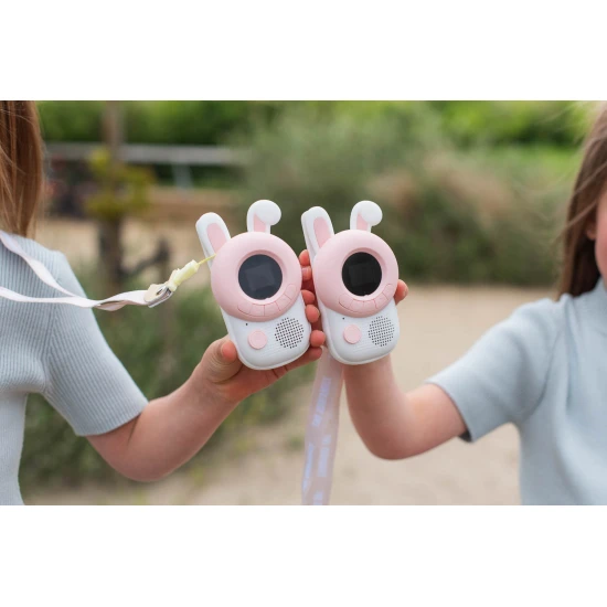 Das Kinderradio-Set von Zoofamily enthält 2 Radios.