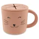Eine süße Tasse mit einem beliebten Tiermotiv einer Katze.