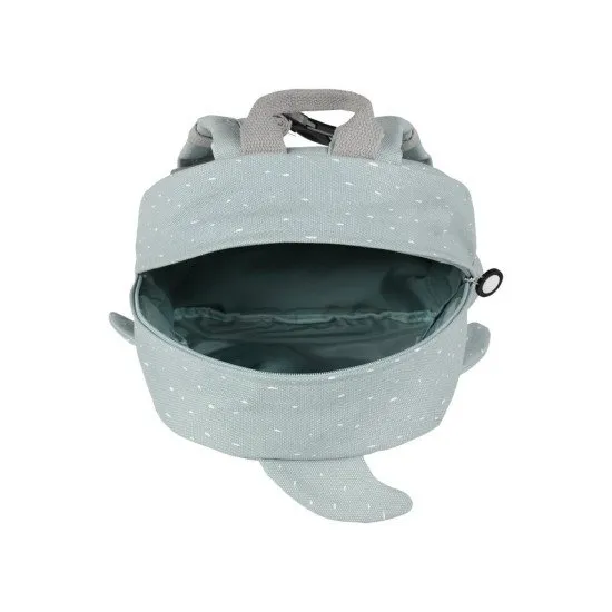 Blauer Kinderrucksack mit Hai-Motiv.