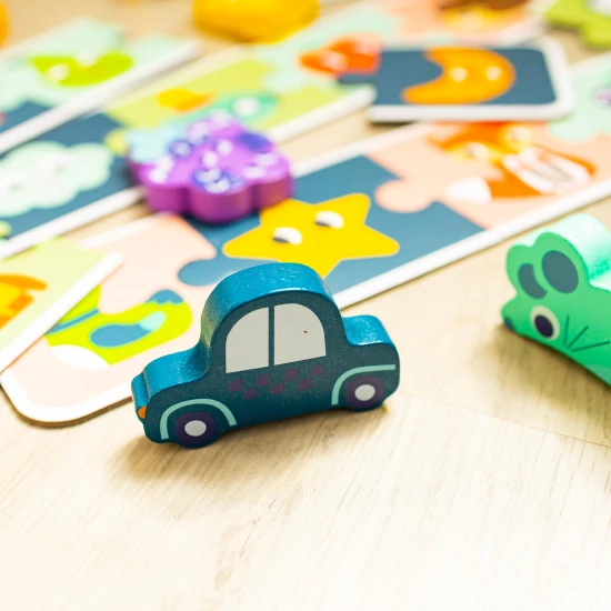 Sensorisches Gedächtnisspiel und Puzzle zur Entwicklung von Motorik und Gedächtnis