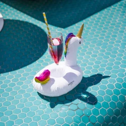 Aufblasbarer Einhorn-Getränkehalter