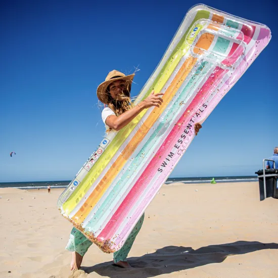 Aufblasbarer Regenbogen mit Glitzer