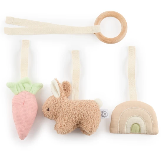 Holzring mit drei abnehmbaren Spielzeugen Hase Fine Bieco Holzring mit drei abnehmbaren Spielzeugen Hase Fine BIECO_16000306