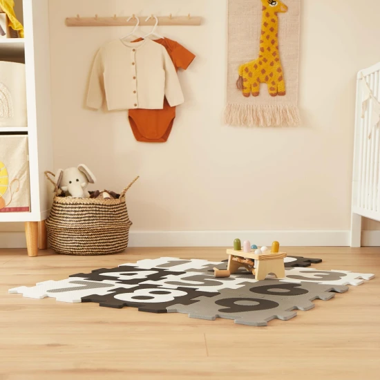 Bieco Schaumstoff-Spielmatte Puzzle mit Zahlen Black & White 10 Teile BIECO_19201507