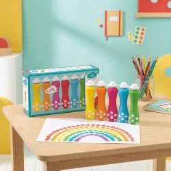 Farben in einer Tube mit Schaumstoffapplikator