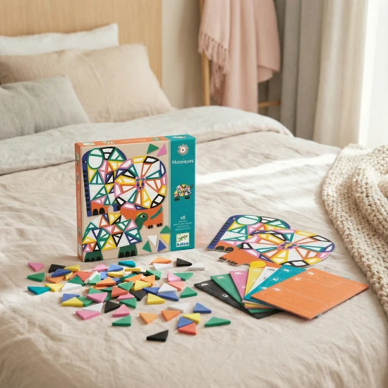 Djeco Afrika Mosaik-Sticker – ein Kreativ-Set mit bunten wiederverwendbaren Schaumstoff-Stickern für 3 Tiere aus der Savanne.