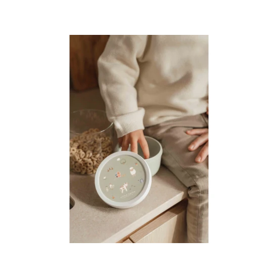 Funktionelle und verspielte Snackbox mit Bauernhof-Motiv.