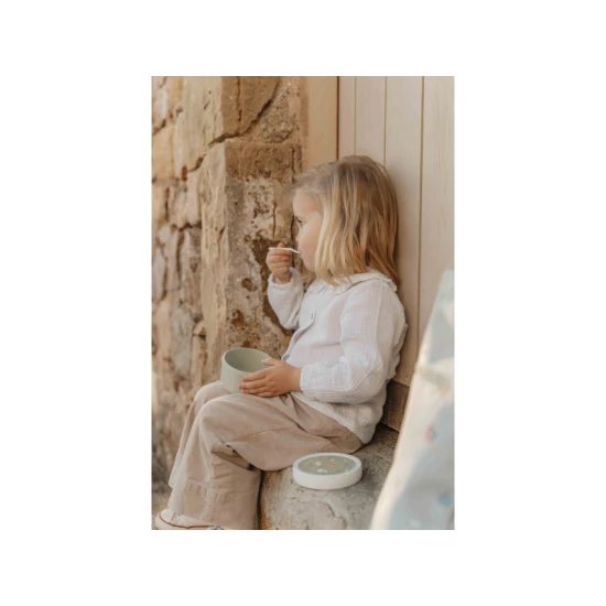 Funktionelle und verspielte Snackbox mit Bauernhof-Motiv.