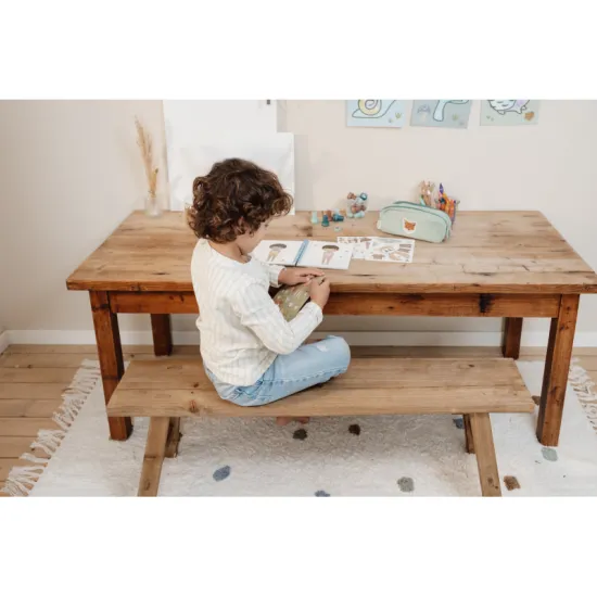 Selbstklebendes Anziehbuch aus der Little Dutch Forest Friends-Kollektion