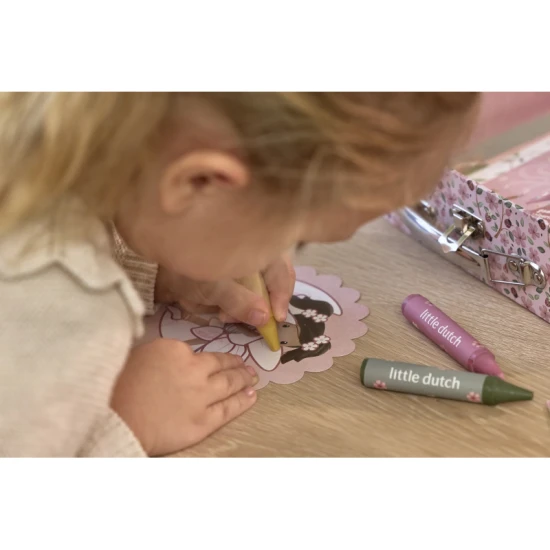 Kreatives Set in einem Rosa-Gehäuse