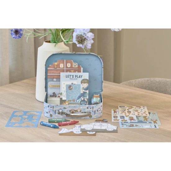 Kreatives Set in einem Jim-Koffer