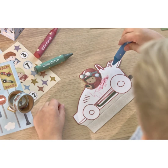 Kreatives Set in einem Jim-Koffer