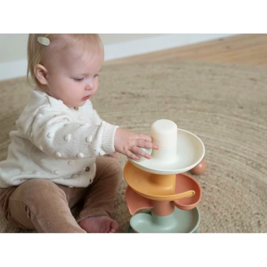 Mehrfarbige Kugelbahn mit fünf Teilen für Kinder