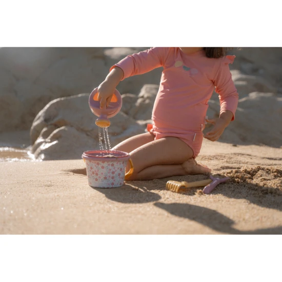Das perfekte Set für Sandkasten und Strand – 5-teilige Little Dutch Kollektion