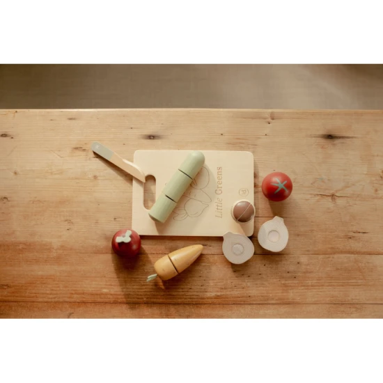 Holzgemüse zum Schneiden